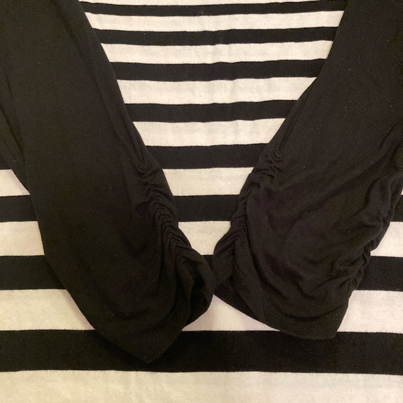 White House Black Market Tunic - Picture 3 of 3